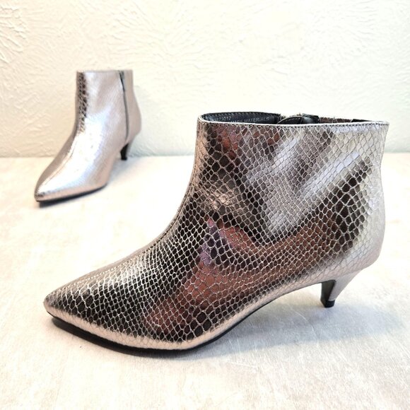 Kitten Heel Pointed Toe Formal Ankle Booties 7.5 Wide Fit Silver Metallic Boots - Picture 1 of 11